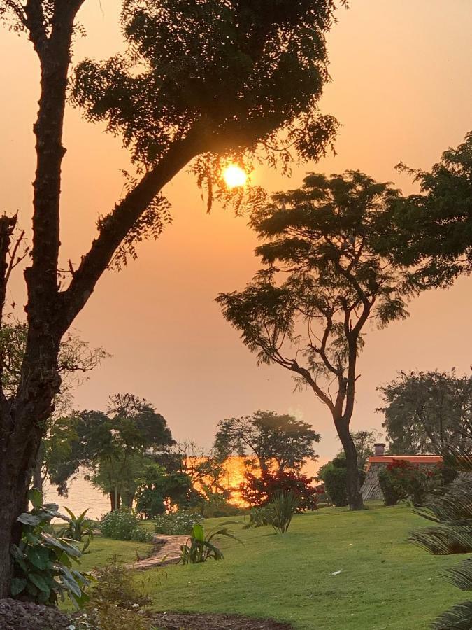 הוילה ג'ינג'ה Samuka Island Retreat מראה חיצוני תמונה